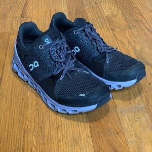 ON Running Cloudstratus. Size 8. Like new w/ box.